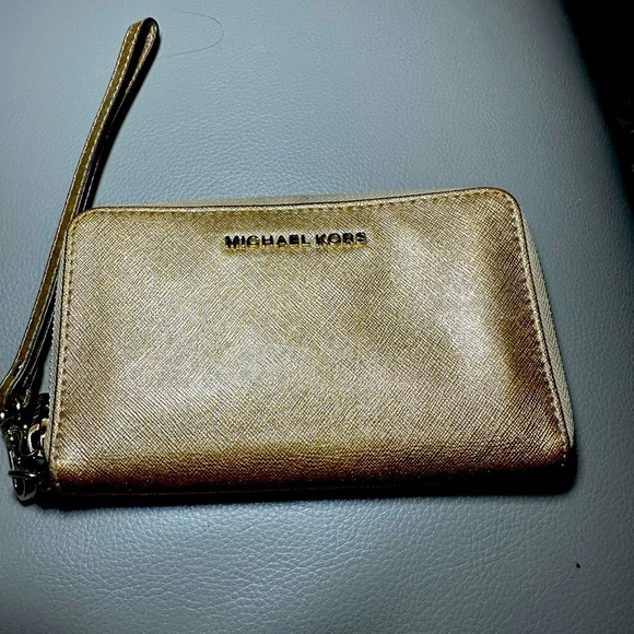 MICHAEL Michel Kors Golden Zip Wristlet Wallet - EUC - 5 Slots, 2 Pockets - Picture 2 of 7